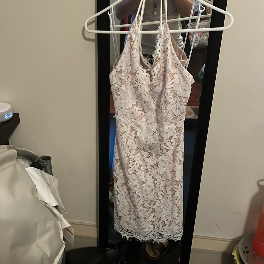 Brand: pink lily size: medium color: white lace and pink cream under dress
